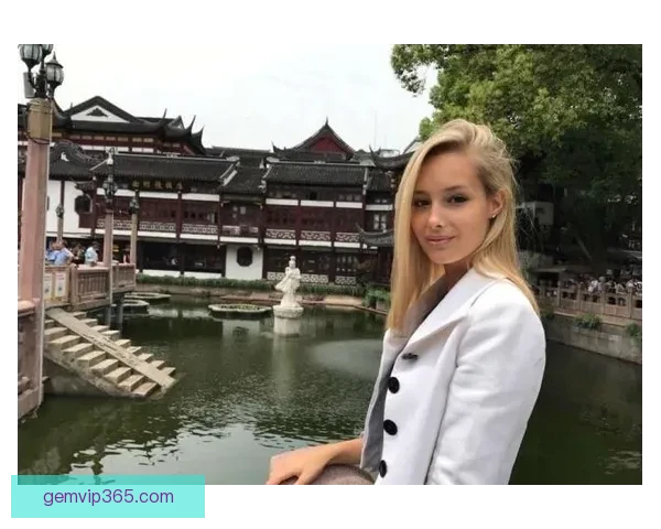 昔日鲁能锋霸佩莱罕见现身美艳前妻瓦尔加已成过往不再相伴各自人生